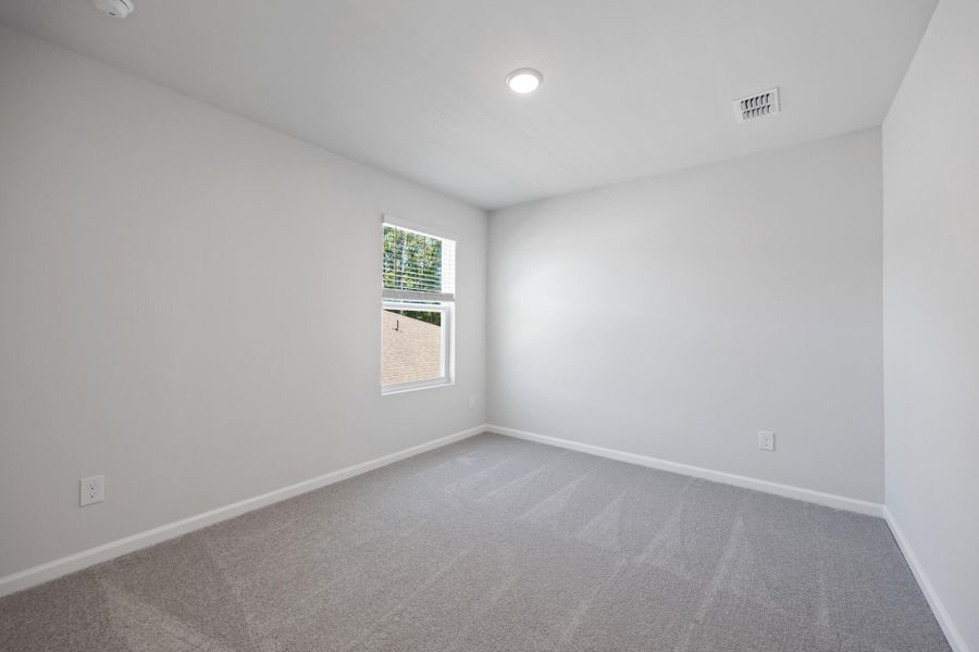 Spacious, unfurnished interior of a new home in Bradford Pointe, Summerville (Image 19).