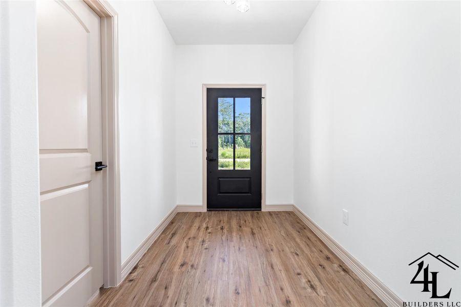 Spacious, unfurnished interior of a new home in , Lumberton (Image 21).