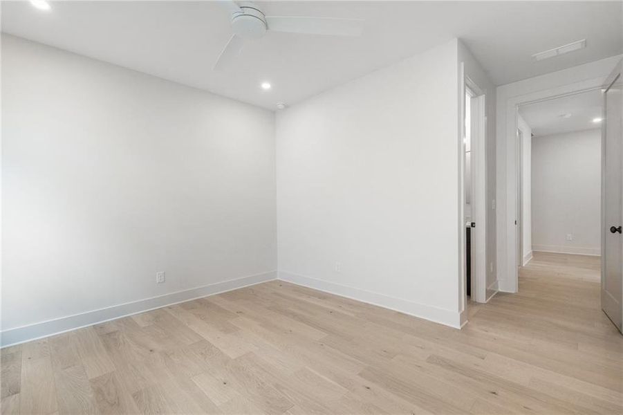 Spacious, unfurnished interior of a new home in , Atlanta (Image 37).