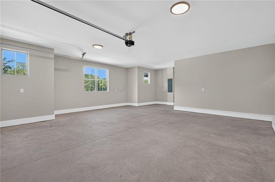 Spacious, unfurnished interior of a new home in , Dawsonville (Image 51).