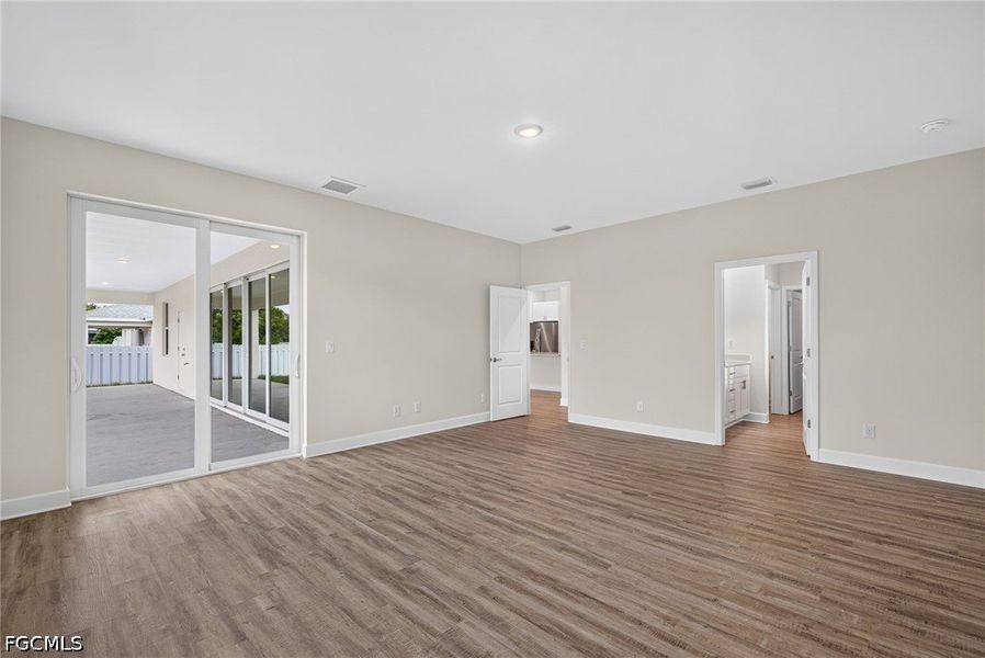 Spacious, unfurnished interior of a new home in Cape Coral, Cape Coral (Image 18). Spacious, unfurnished interior of a new home in Cape Coral, Cape Coral (Image 18).