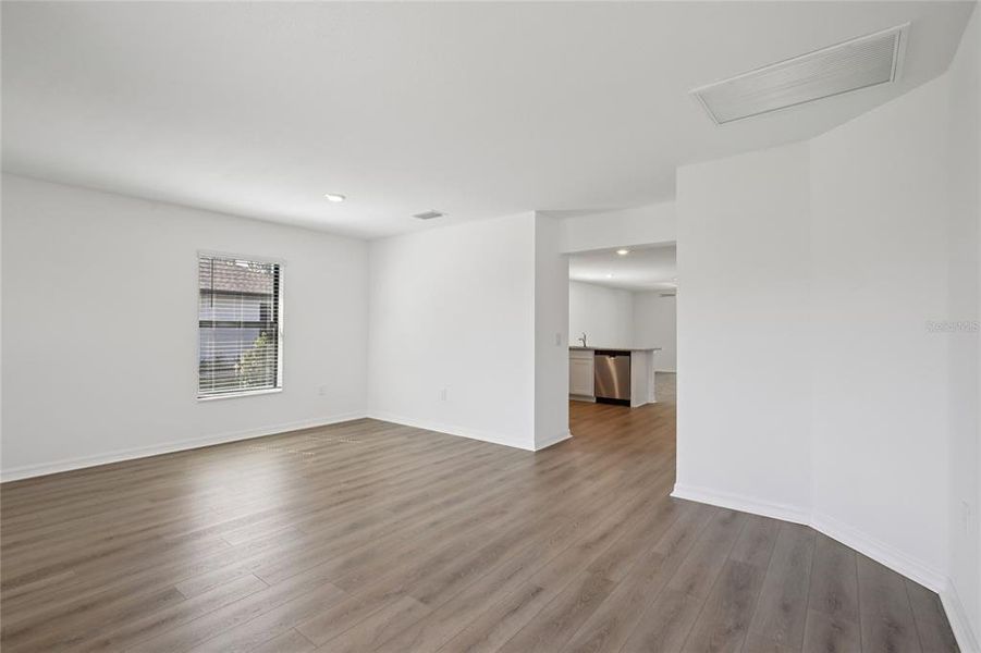 Spacious, unfurnished interior of a new home in , Port Charlotte (Image 31).