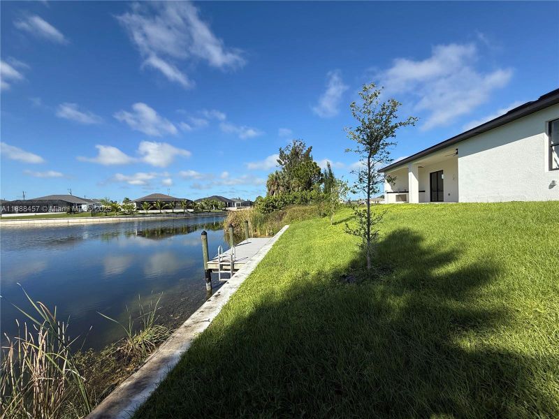 Natural landscape and outdoor views near in Cape Coral (Image 8). Natural landscape and outdoor views near in Cape Coral (Image 8).