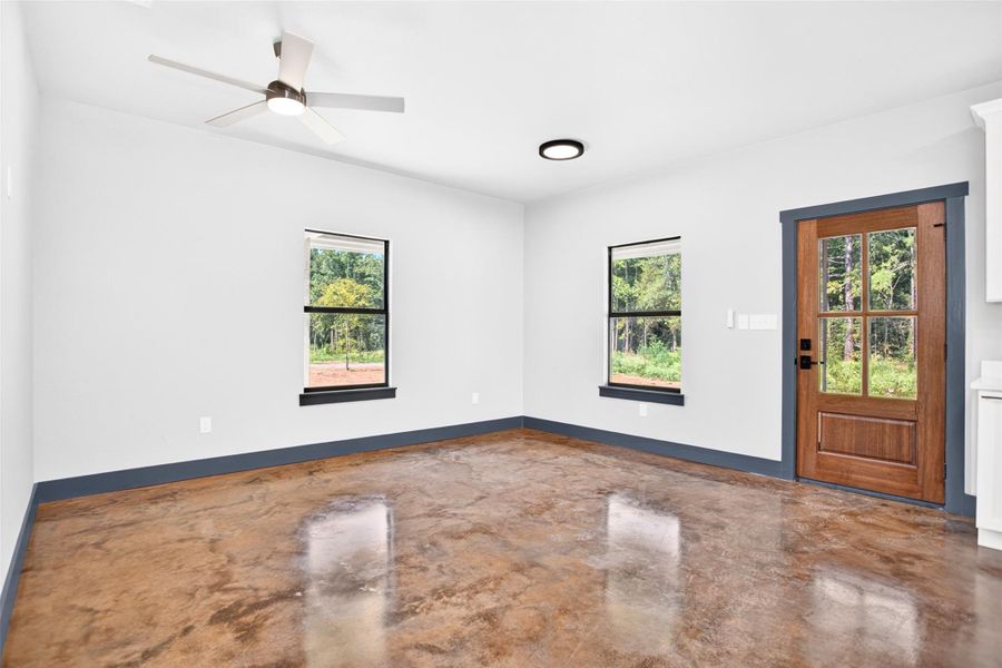 Spacious, unfurnished interior of a new home in , Nacogdoches (Image 22).