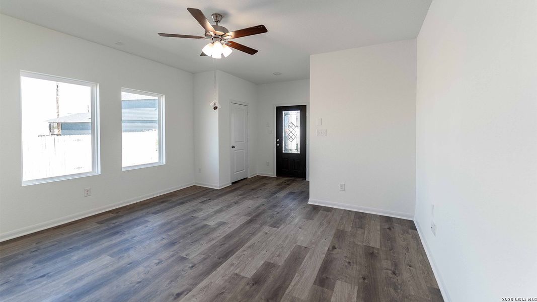 Spacious, unfurnished interior of a new home in Katzer Ranch, Converse (Image 9).