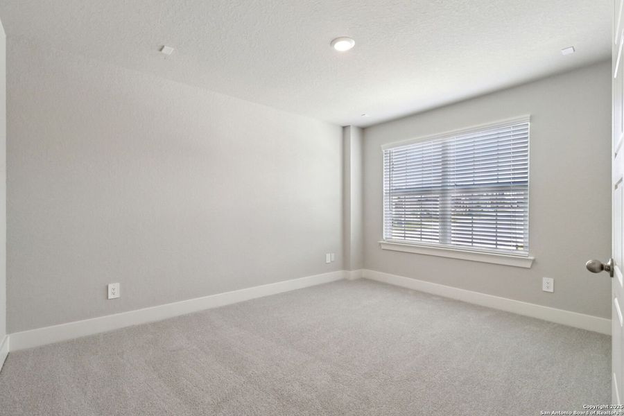 Spacious, unfurnished interior of a new home in Thomas Pond, San Antonio (Image 39). Spacious, unfurnished interior of a new home in Thomas Pond, San Antonio (Image 39).