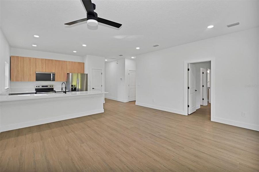 Spacious, unfurnished interior of a new home in , Dunnellon (Image 42).