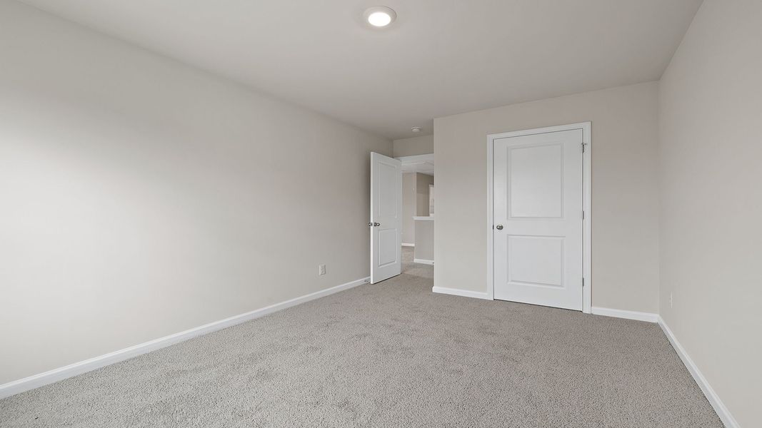 Spacious, unfurnished interior of a new home in Cloverdale Hills, Piedmont (Image 23).