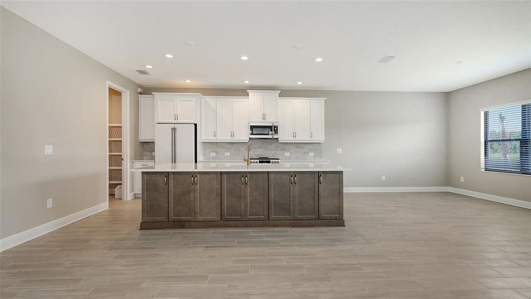 Spacious, unfurnished interior of a new home in Palm Grove, Lakewood Ranch (Image 26). Spacious, unfurnished interior of a new home in Palm Grove, Lakewood Ranch (Image 26).