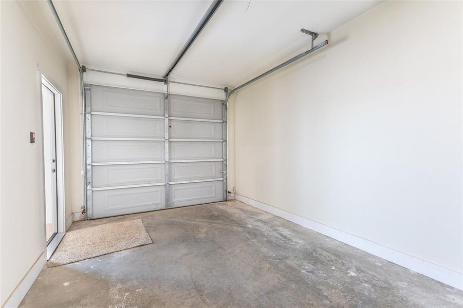 Spacious, unfurnished interior of a new home in , Lindale (Image 19). Spacious, unfurnished interior of a new home in , Lindale (Image 19).