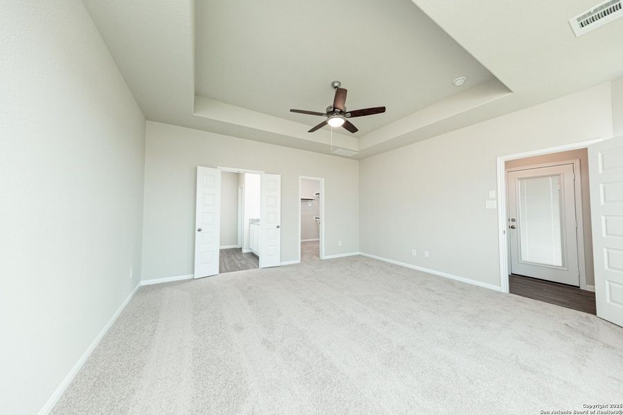 Spacious, unfurnished interior of a new home in Cinco Lakes, San Antonio (Image 10). Spacious, unfurnished interior of a new home in Cinco Lakes, San Antonio (Image 10).