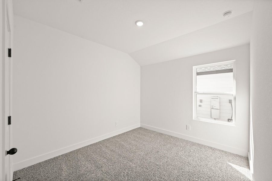 Spacious, unfurnished interior of a new home in Chapel Lakes, Montgomery (Image 23).