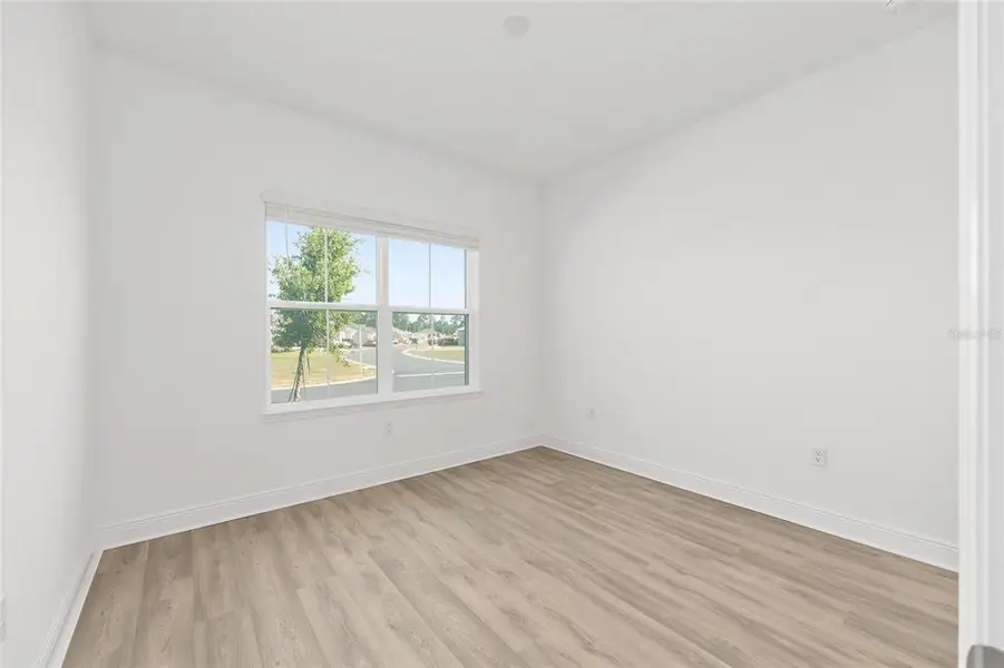 Spacious, unfurnished interior of a new home in , Ocala (Image 31).