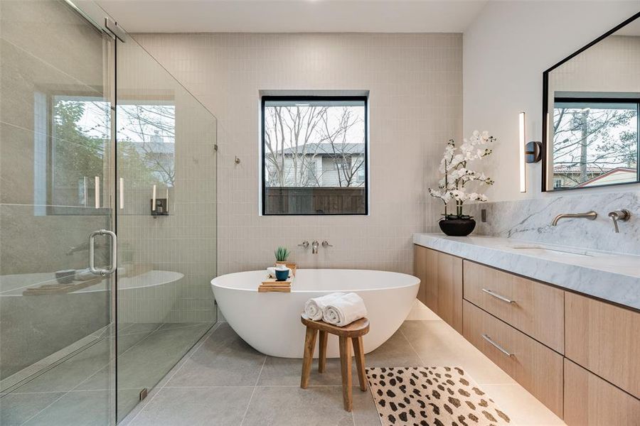 Furnished interior view inside a new home in , Dallas (Image 30).