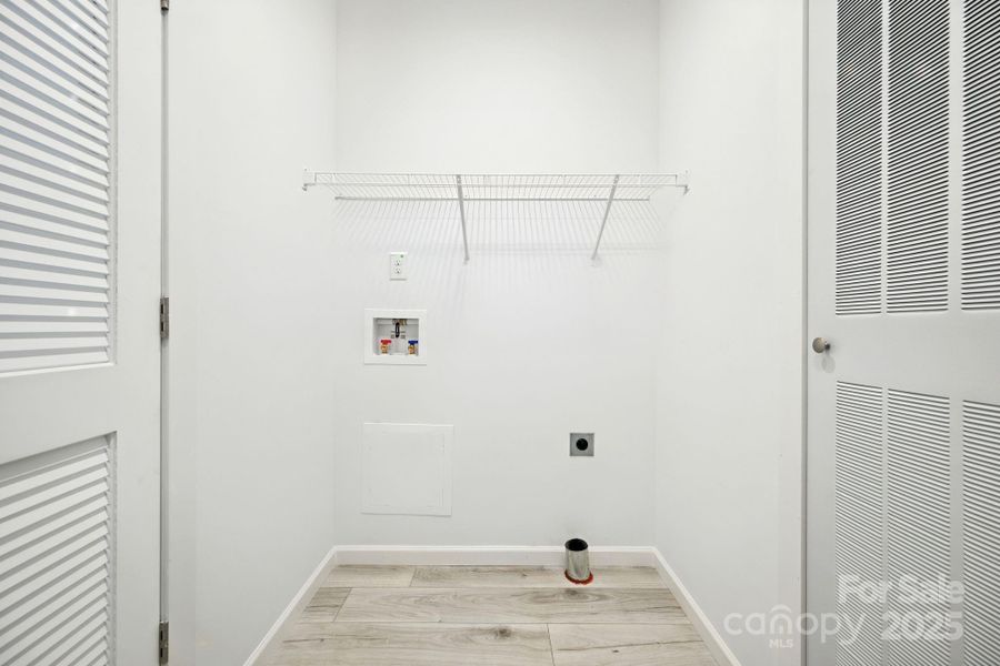 Image 42 of a home in .