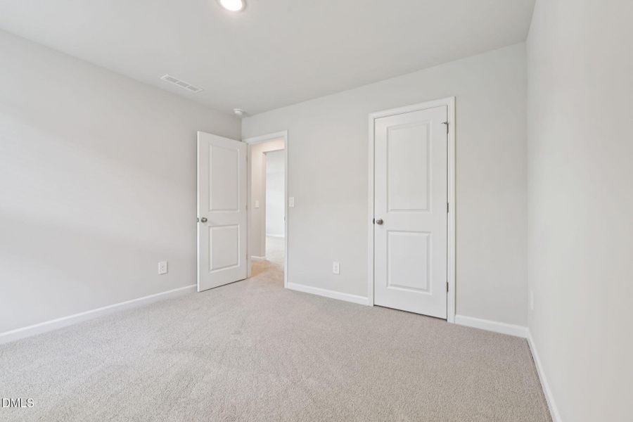 42-web-or-mls-Oak Manor - Raleigh - 716