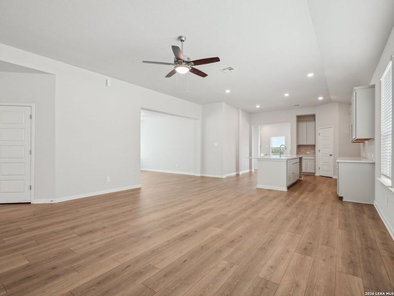 Spacious, unfurnished interior of a new home in , San Antonio (Image 12).