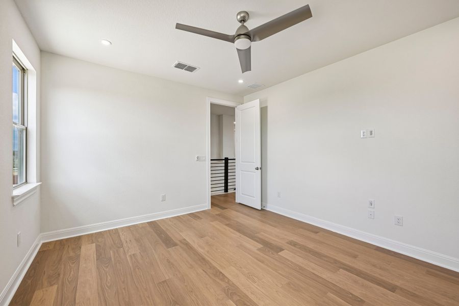 Spacious, unfurnished interior of a new home in Foxfield, Austin (Image 23).