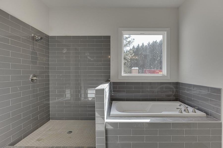 Image 38 of a home in .