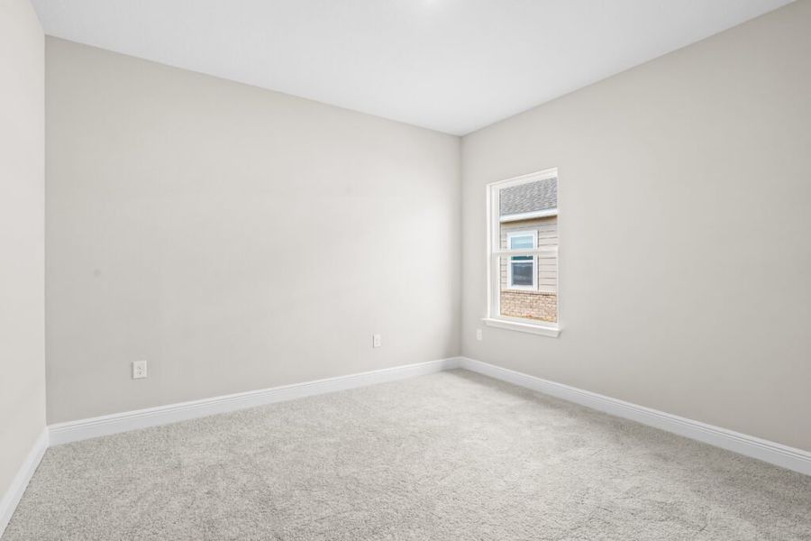 Spacious, unfurnished interior of a new home in Natureview, Freeport (Image 17).