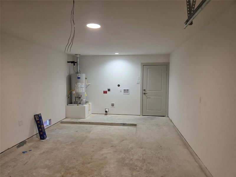 1 Car Garage w/ wheelchair ramp 1 Car Garage w/ wheelchair ramp