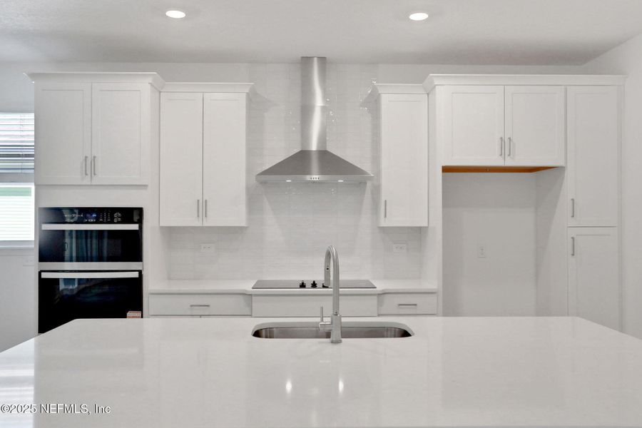 Close-up of interior finishes inside a home in Hyland Trail, Green Cove Springs (Image 16).
