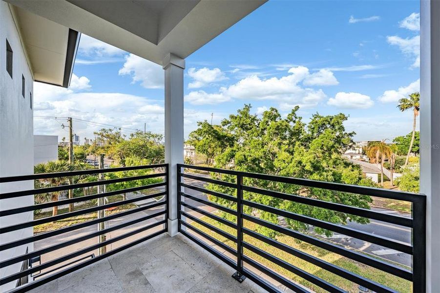 Exterior details and patio area of a home in , Tampa (Image 44).