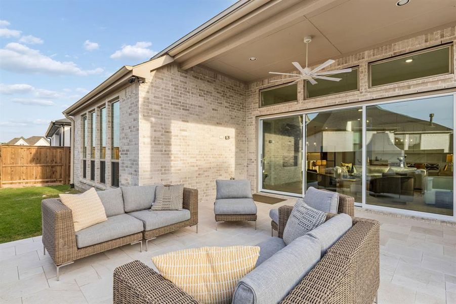 Exterior details and patio area of a home in , The Colony (Image 4).