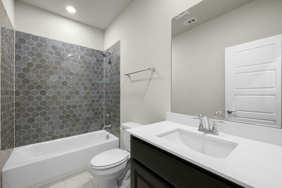Furnished interior view inside a new home in Kentsdale Farms, DeSoto (Image 14).
