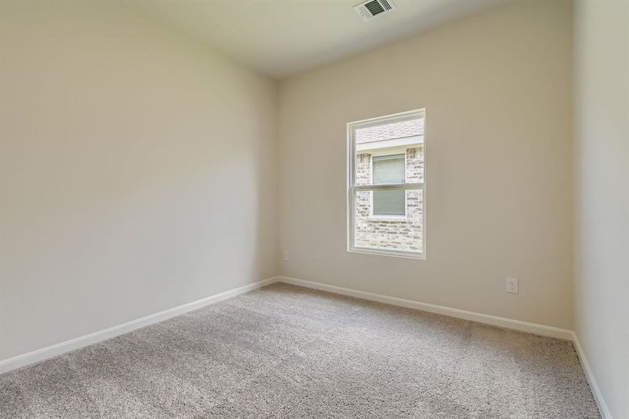 Spacious, unfurnished interior of a new home in Sperling Farms, Ferris (Image 9).