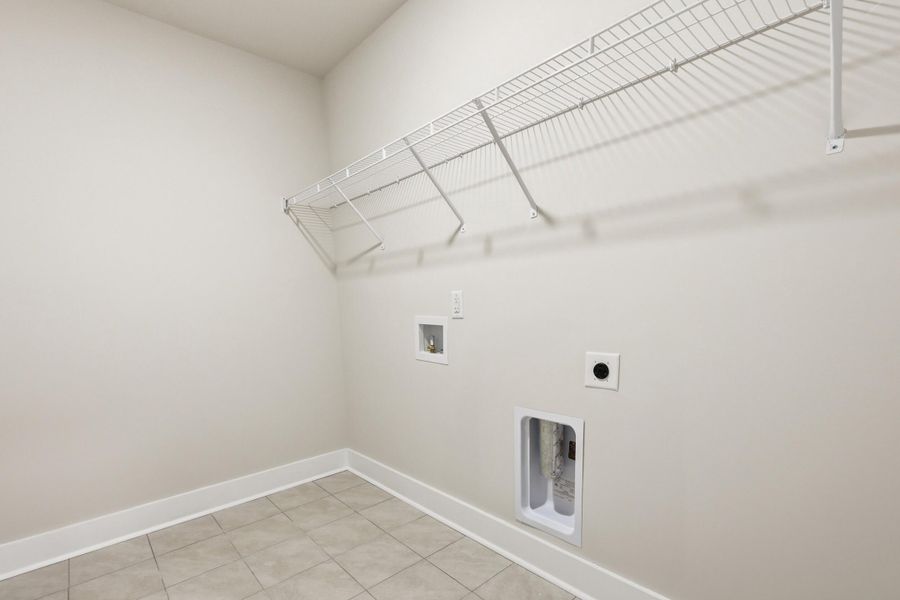 Spacious, unfurnished interior of a new home in , Charleston (Image 30).