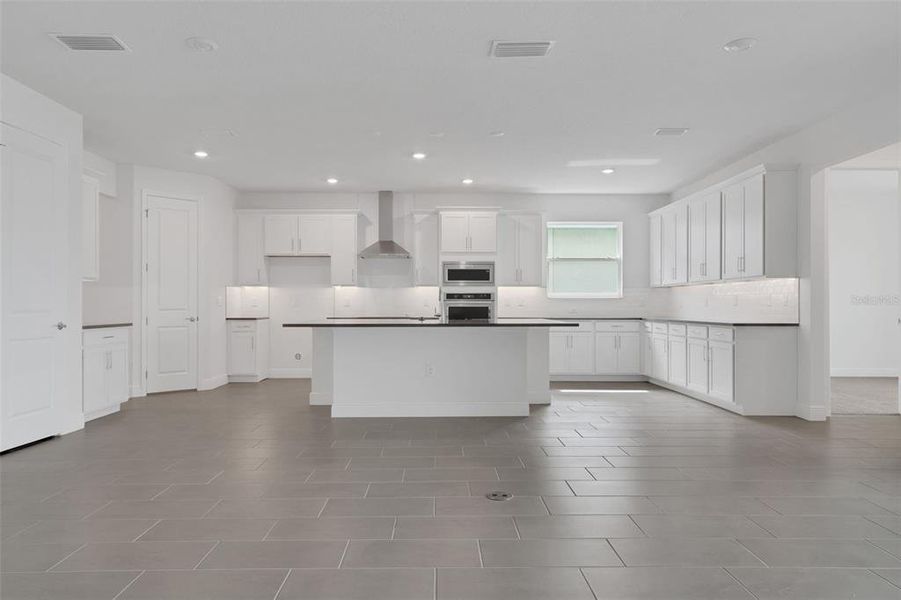 Spacious, unfurnished interior of a new home in Seaire, Parrish (Image 41). Spacious, unfurnished interior of a new home in Seaire, Parrish (Image 41).