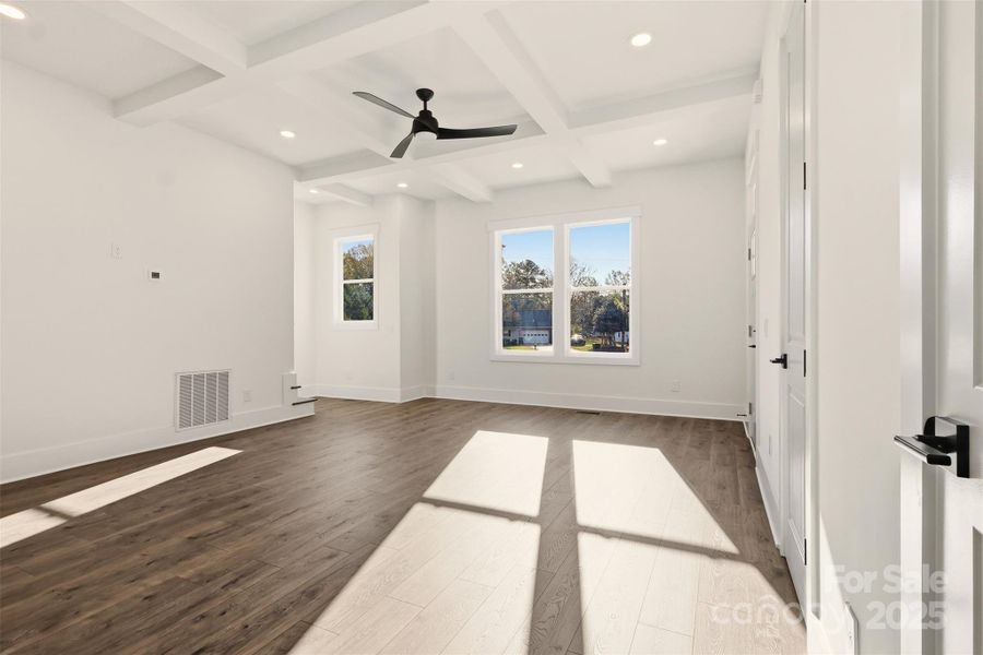 Spacious, unfurnished interior of a new home in , Monroe (Image 21).