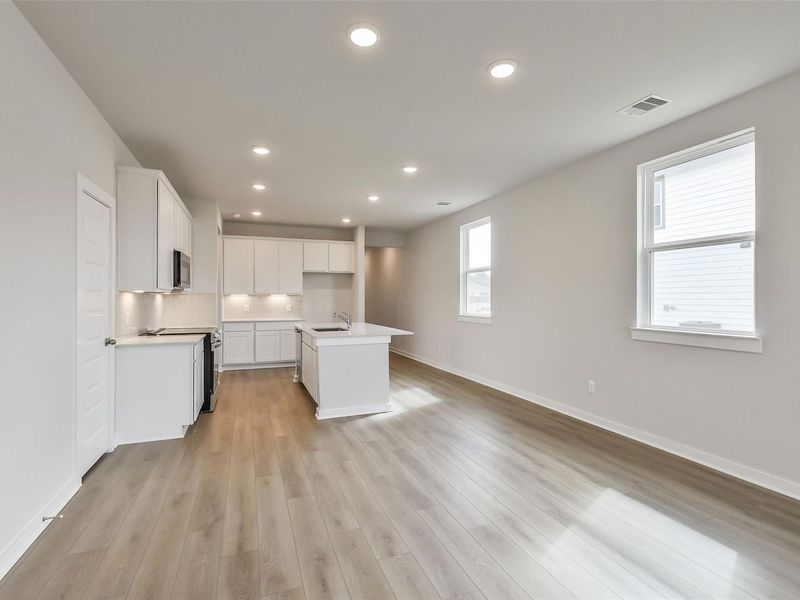 Spacious, unfurnished interior of a new home in Liberty Estates, Cleveland (Image 27).