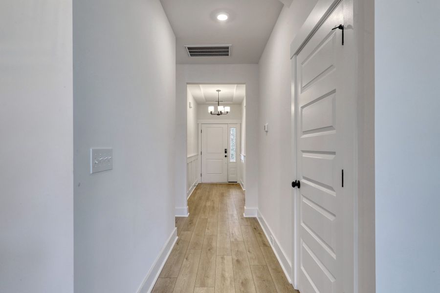 Spacious, unfurnished interior of a new home in Arcadia, Myrtle Beach (Image 34).
