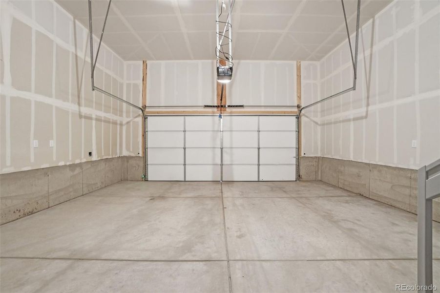 Image 29 of a home in Woodrose at Painted Prairie.