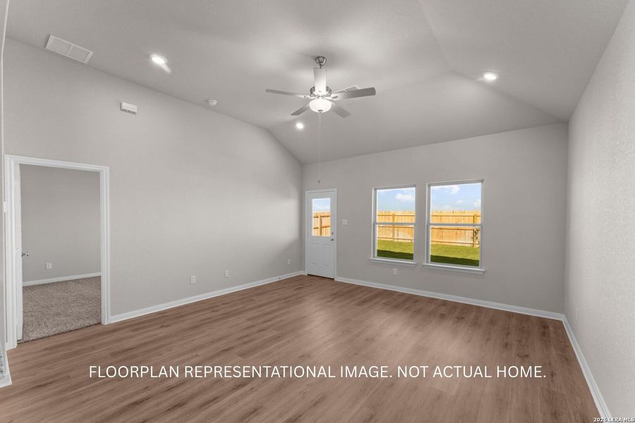 Spacious, unfurnished interior of a new home in Park Place, New Braunfels (Image 15).