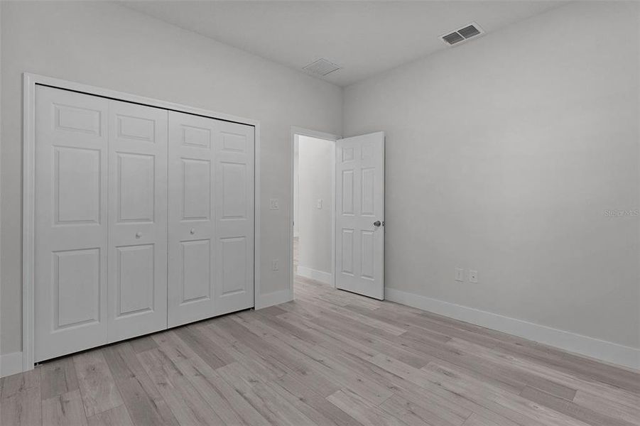 Spacious, unfurnished interior of a new home in , Citrus Springs (Image 37).