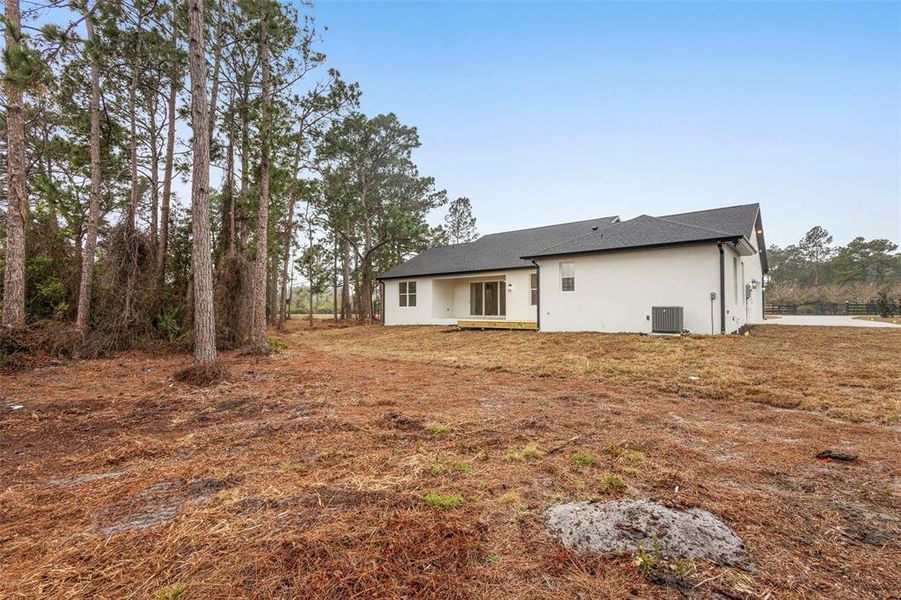 Exterior details and patio area of a home in , Eustis (Image 31).