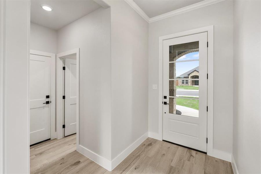 Spacious, unfurnished interior of a new home in , Mabank (Image 19).