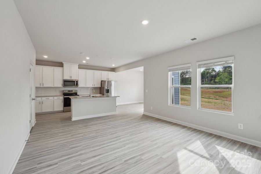 Spacious, unfurnished interior of a new home in Walnut Reserve, Conover (Image 10).