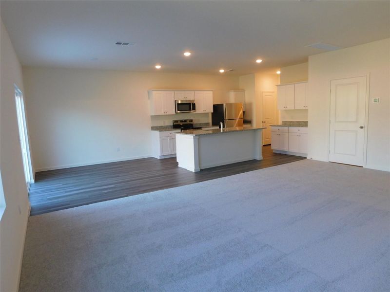 Spacious, unfurnished interior of a new home in Royal Pines, Porter (Image 15).