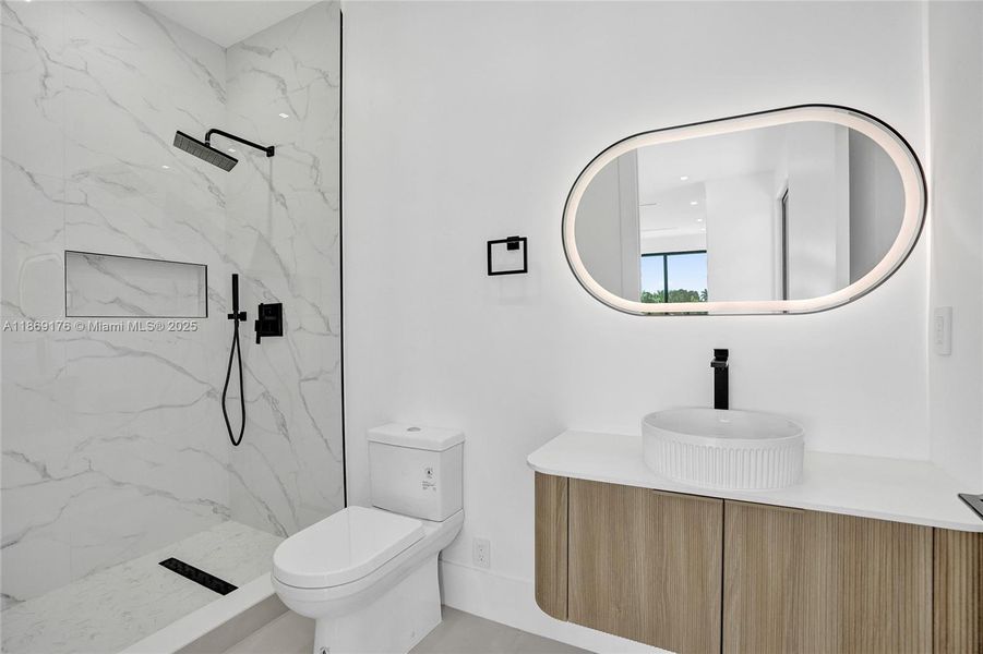 Furnished interior view inside a new home in , Fort Lauderdale (Image 43). Furnished interior view inside a new home in , Fort Lauderdale (Image 43).