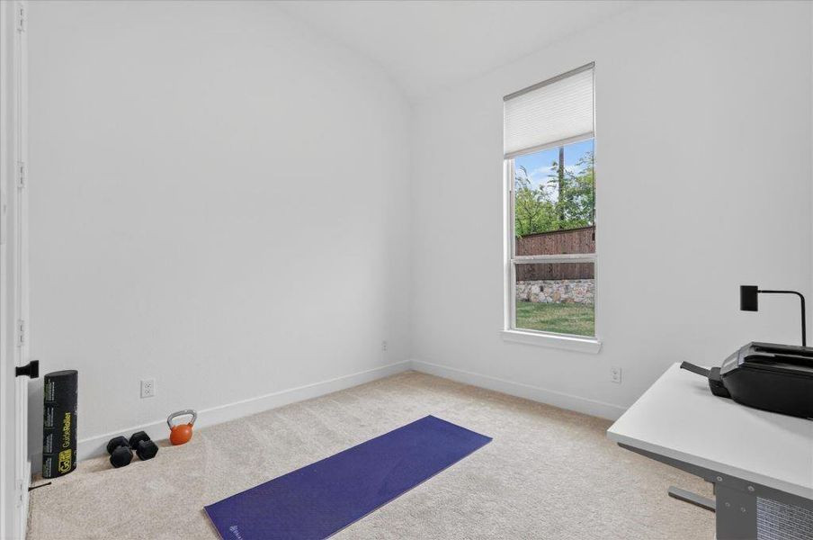 Spacious, unfurnished interior of a new home in Saddle Star Estates, Rockwall (Image 24).