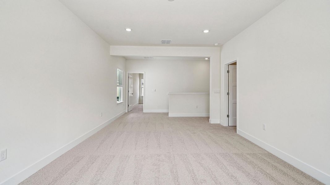 Representative unfurnished interior of a home built from the Hemingway by D.R. Horton in Buchanan Trails, Newberry (Image 31).