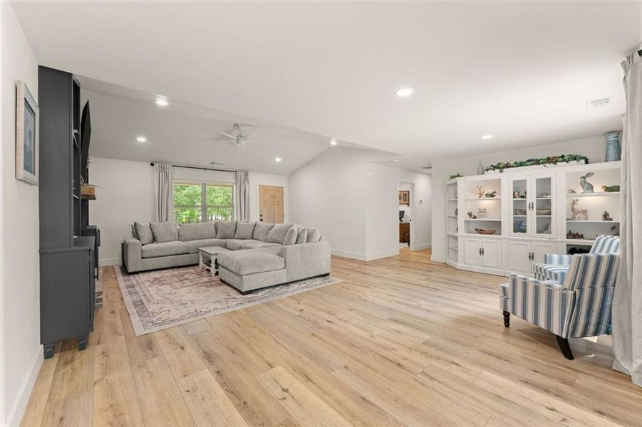 Furnished interior view inside a new home in , Jefferson (Image 17).