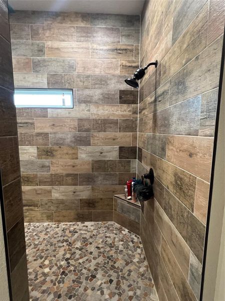 Close-up of interior finishes inside a home in , Brazoria (Image 10).