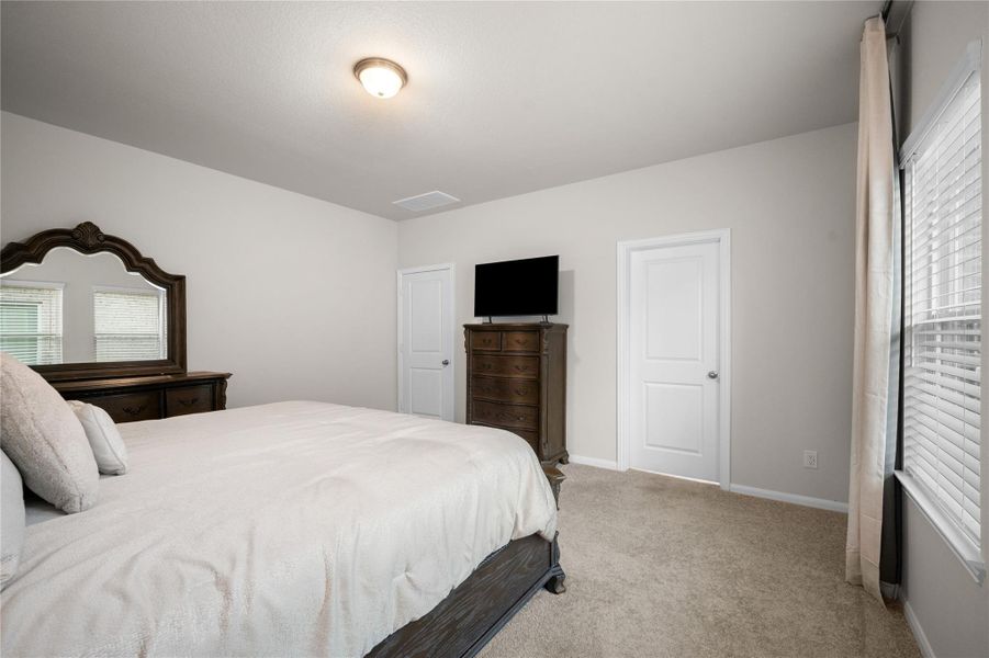 Furnished interior view inside a new home in Pearlbrook, Texas City (Image 16). Furnished interior view inside a new home in Pearlbrook, Texas City (Image 16).