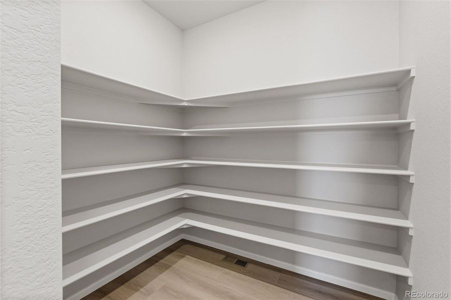 Spacious, unfurnished interior of a new home in Talon Pointe, Thornton (Image 16).