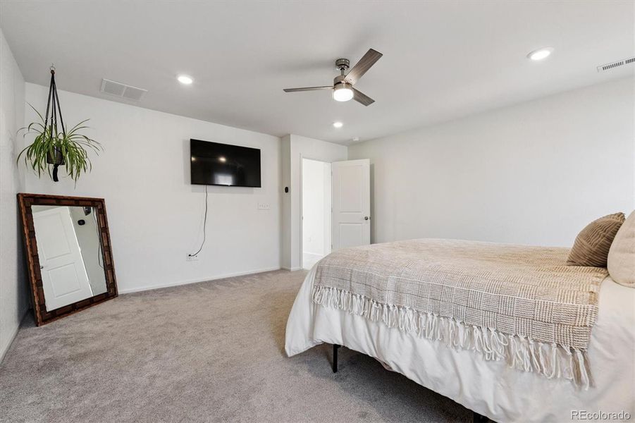 Furnished interior view inside a new home in Sweetgrass, Dacono (Image 8).